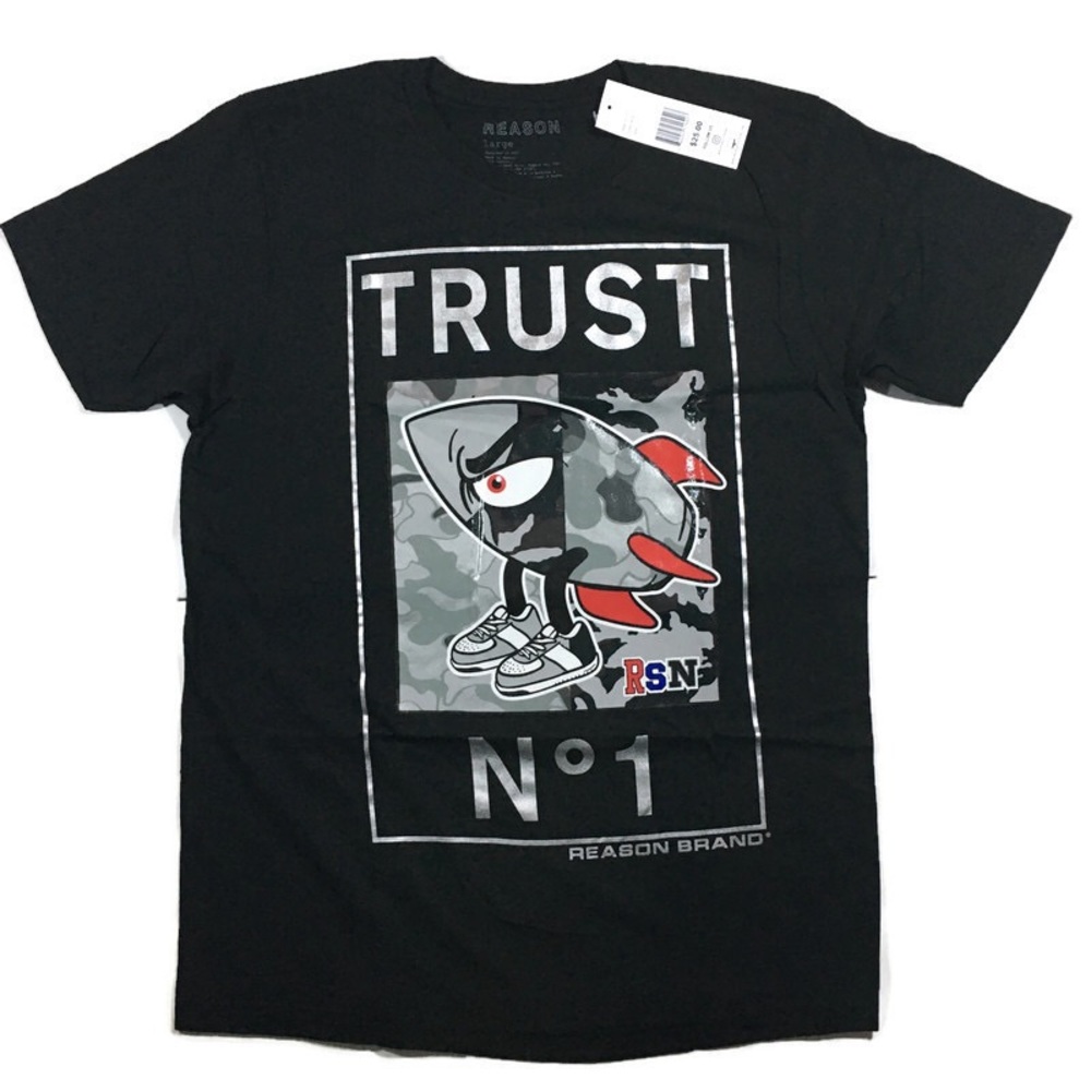 Men’s “Trust No 1” T-shirt. Size Large.